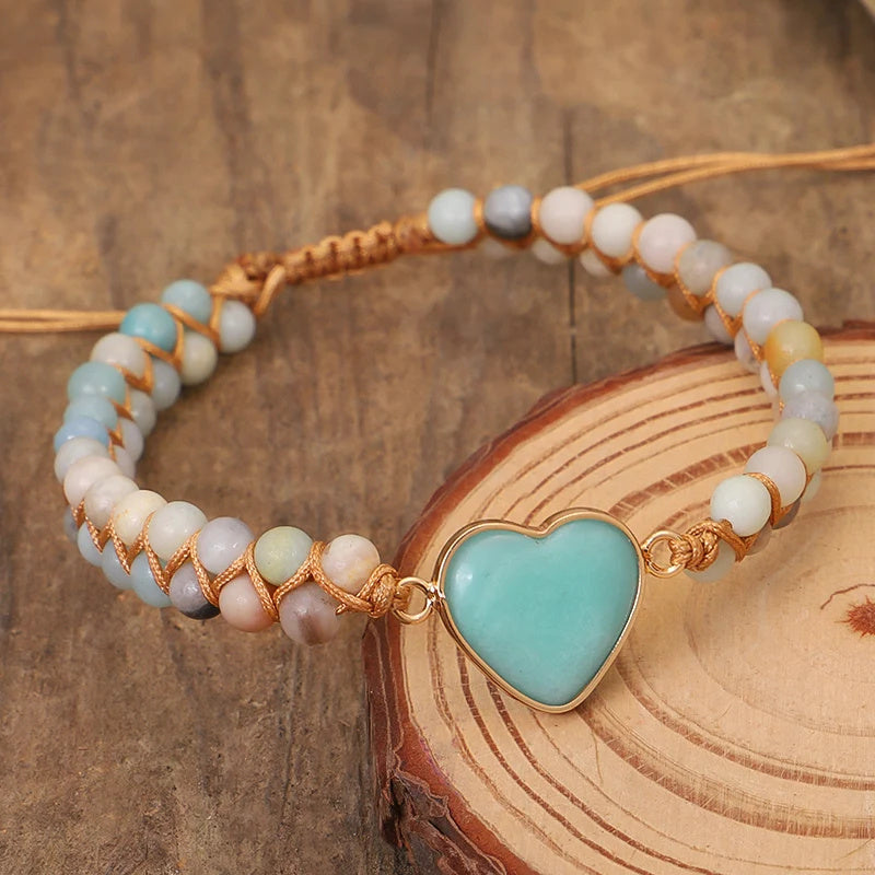 Bracelet Cœur en Perles Naturelles – Tressage Artisanal