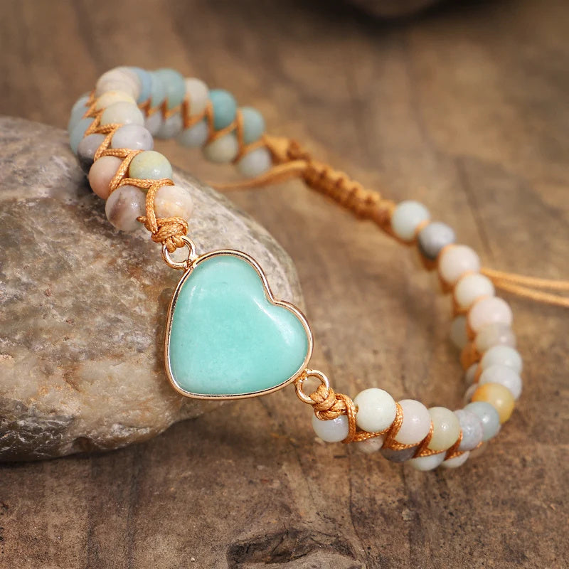 Bracelet Cœur en Perles Naturelles – Tressage Artisanal