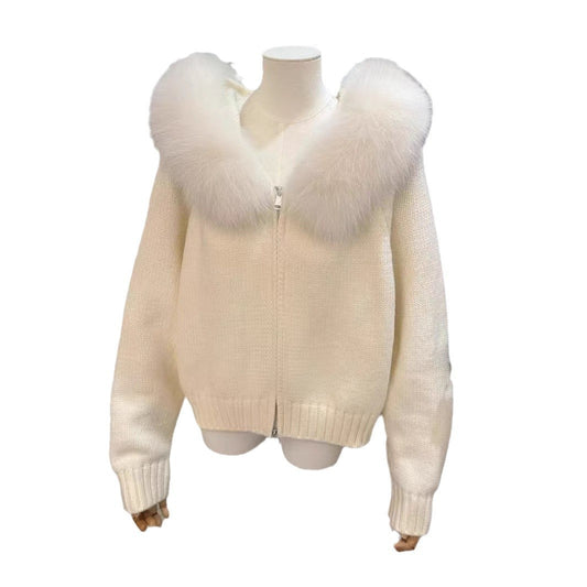 Pull à capuche avec col bordé de fausse fourrure